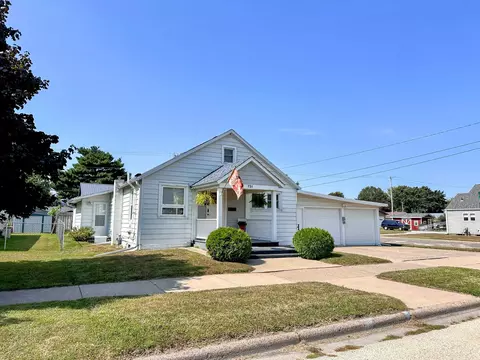 731 N Michigan St, Prairie Du Chien, WI 53821