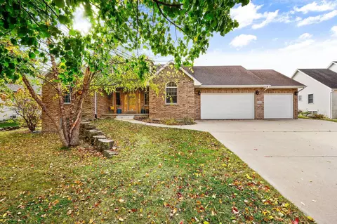 809 Chickadee Dr, Cambridge, WI 53523