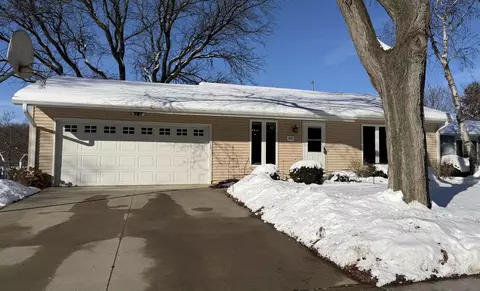 2622 Mckenna Blvd, Madison, WI 53711