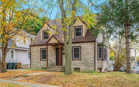 621 Pine St, Madison, WI 53715