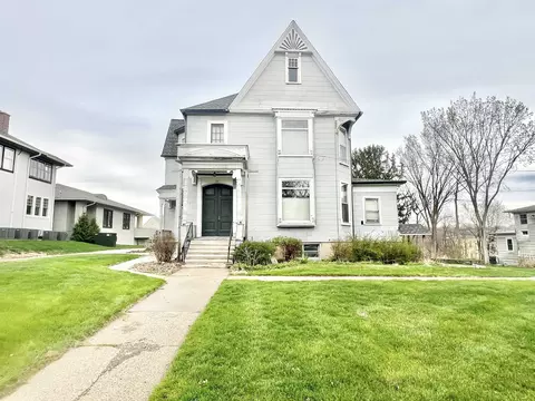 420 N Jackson St, Janesville, WI 53548