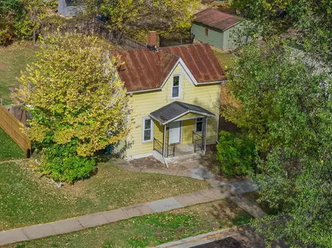 326 7th Ave, Baraboo, WI 53913
