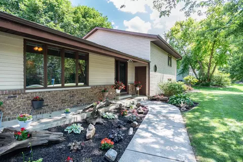 3276 E Danbury Dr, Janesville, WI 53546