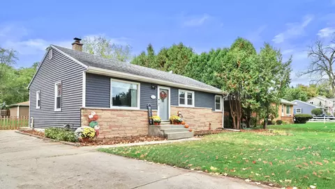 1627 S 170th St, New Berlin, WI 53151