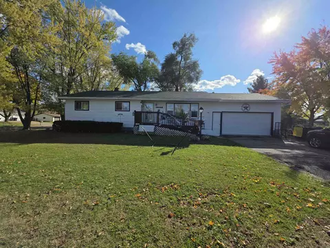1001 Elm St, Mauston, WI 53948