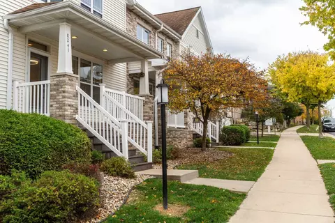 8241 Starr Grass Dr, Madison, WI 53719