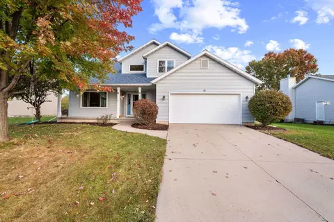 205 E Verleen Ave, Waunakee, WI 53597