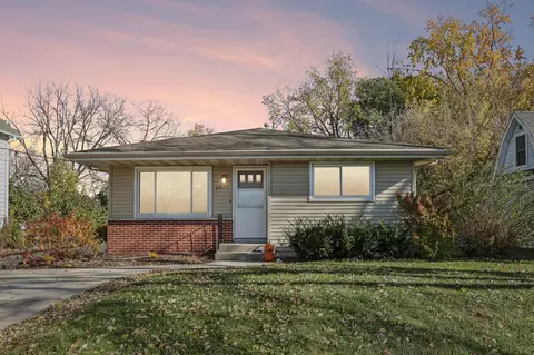 6015 Merrill St, Mcfarland, WI 53558