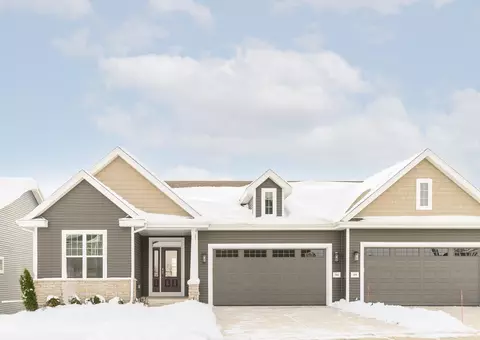 702 Cozy Farm Rd, Waunakee, WI 53597