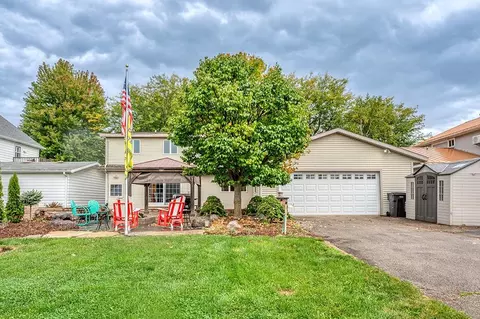 202 W 2nd St, Waunakee, WI 53597