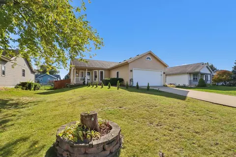 931 Clover Ln, Deforest, WI 53532