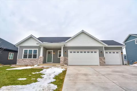 2579 Notre Dame Dr, Fitchburg, WI 53711
