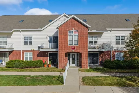 33 Grand Canyon Dr # B, Baraboo, WI 53913