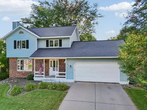 1007 Eric Ln, Waunakee, WI 53597