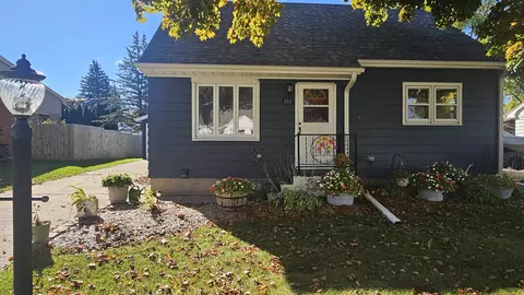 811 W Jefferson St, Waupun, WI 53963