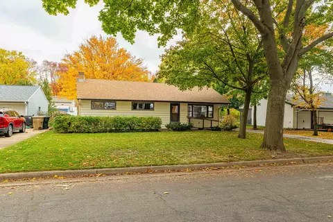 717 Bewick Dr, Madison, WI 53714