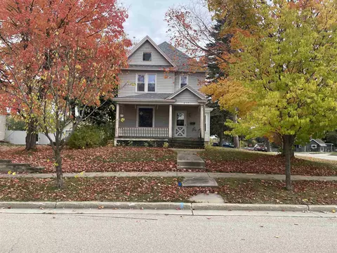 617 Newbury St, Ripon, WI 54971