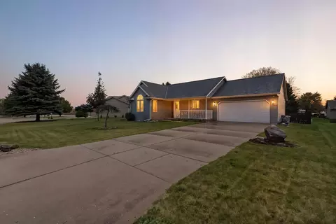 2832 Calgary Ln, Janesville, WI 53545