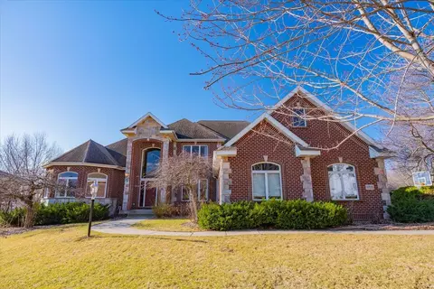 8705 Fairway Oaks Dr, Verona, WI 53593
