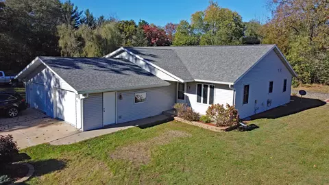 702 W 2nd St, Necedah, WI 54646