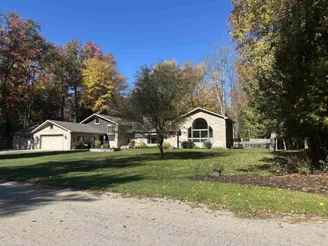 450 Marnie Ln, Peshtigo, WI 54157