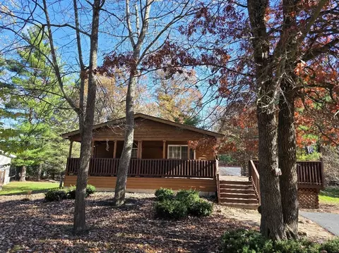 128 Lake Shore Dr, Wisconsin Dells, WI 53965