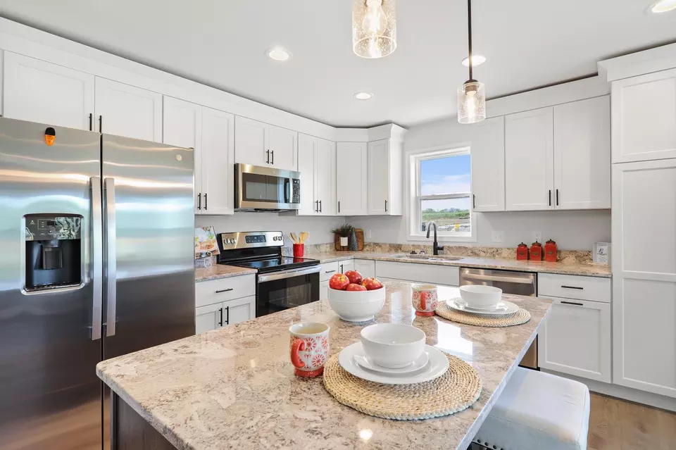 Kitchen - 529 Prestige Ct, Edgerton, WI 53534 photo 3 of 5