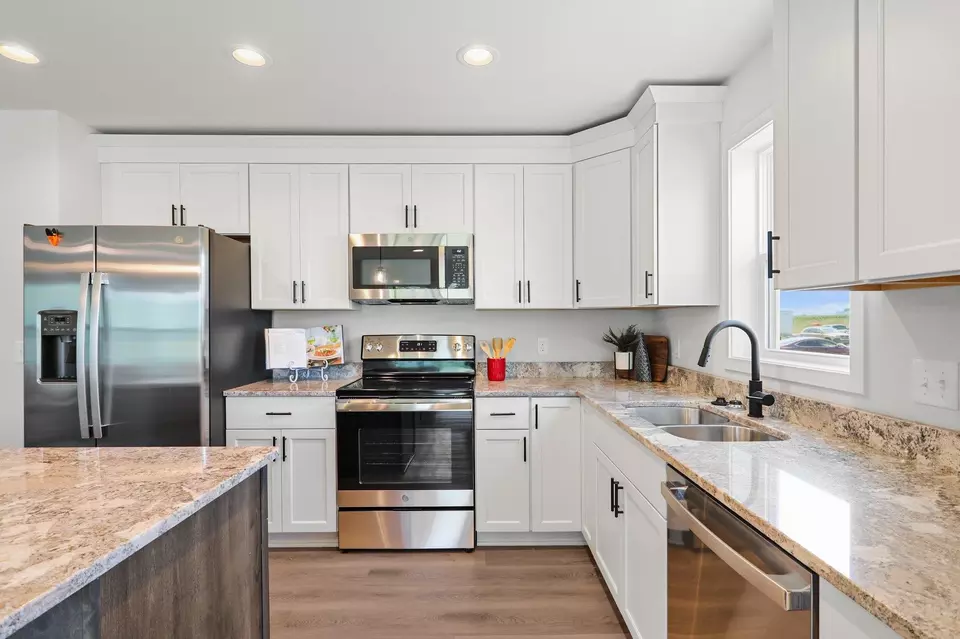 Kitchen - 529 Prestige Ct, Edgerton, WI 53534 photo 4 of 5