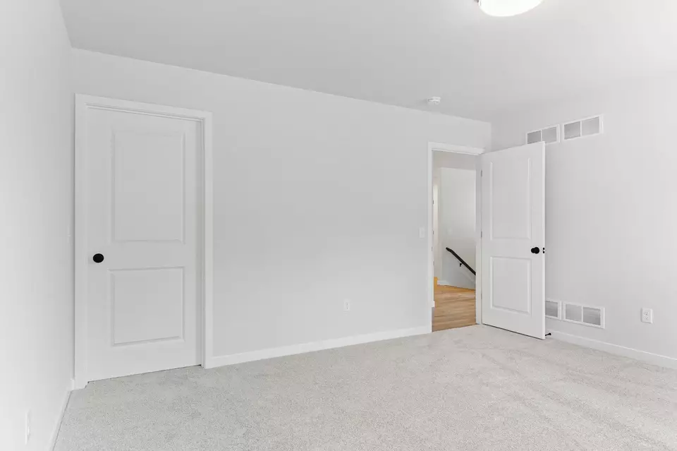 Bedroom - 529 Prestige Ct, Edgerton, WI 53534 photo 2 of 7