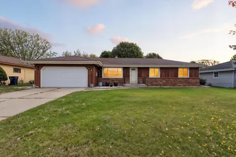 1002 Somerset Dr, Janesville, WI 53546
