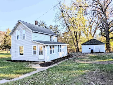 209 E Lake St, Friendship, WI 53934