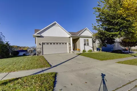322 Cottage Ln, Deerfield, WI 53531