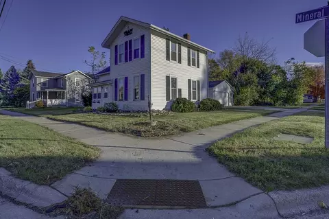 1321 Mineral Point Ave, Janesville, WI 53548