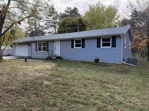 n2089 Shadow Road, Waupaca, WI 54981