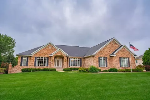 1824 Chadsworth Dr, Sun Prairie, WI 53590
