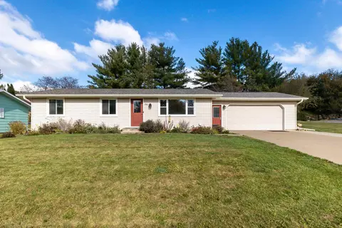 750 Biarritz Blvd, Platteville, WI 53818