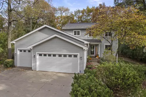 859 Pleasant Oak Dr, Oregon, WI 53575