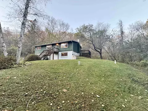 23561 Sandmire Hill Dr, Richland Center, WI 53581