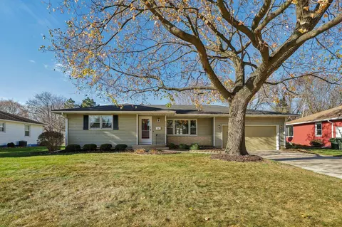 566 Gerald Ave, Sun Prairie, WI 53590