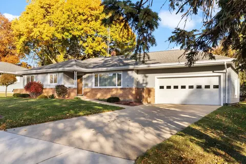 1726 Country Ln, Monroe, WI 53566