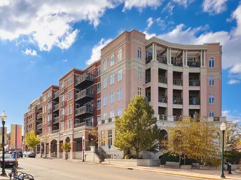 1802 Monroe St #201, Madison, WI 53711