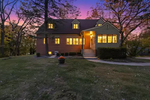 7 E Valley Rd, Beloit, WI 53511