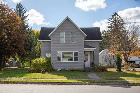 237 E 2nd St, Westfield, WI 53964