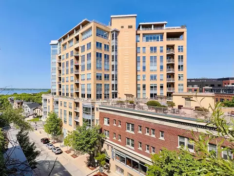 125 N Hamilton St #706, Madison, WI 53703