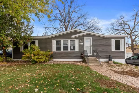 204 Rosedale Ave, Fox Lake, WI 53933