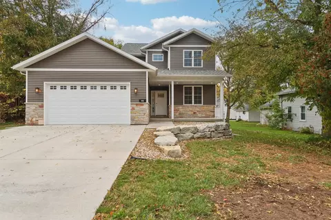 127 E Franklin St, Portage, WI 53901