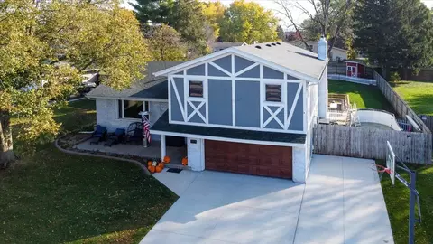 213 Evergreen Ln, Deforest, WI 53532