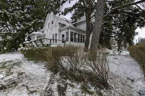 204 N Queen St, Whitewater, WI 53190