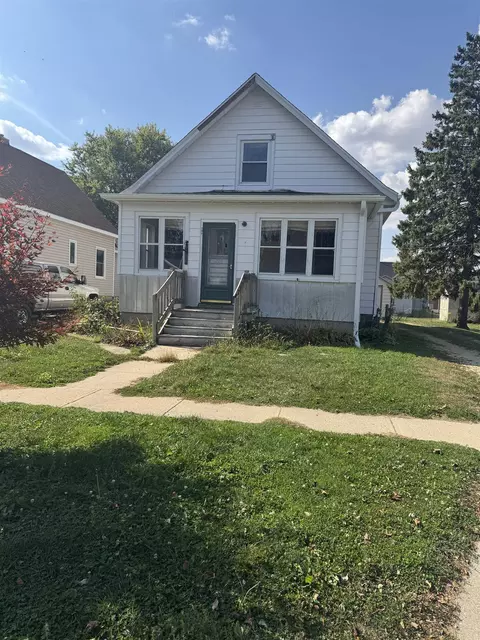 208 East St, Clinton, WI 53525