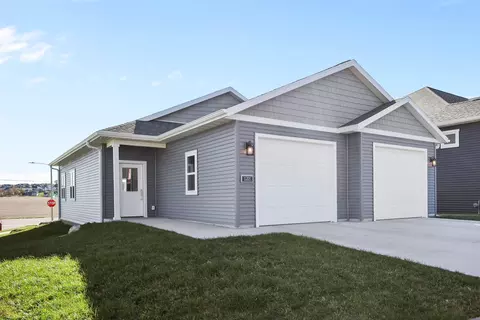 1201 Tivoli Cir, Oregon, WI 53575
